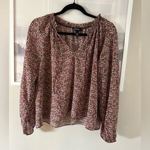 Aqua floral top - size medium - so flattering!